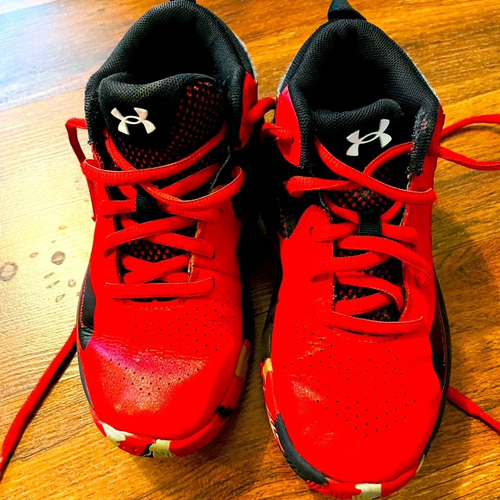 Boy Under Armour Size 13k